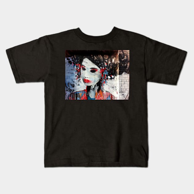 Japanese Lady graffiti, Blender Lane Kids T-Shirt by rozmcq